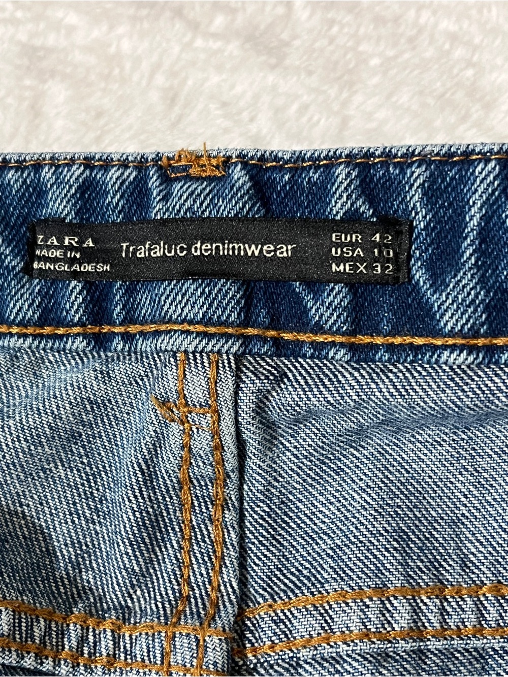 Zara Women’s Mom Jeans in Classic Blue Denim - Picture 2 of 7